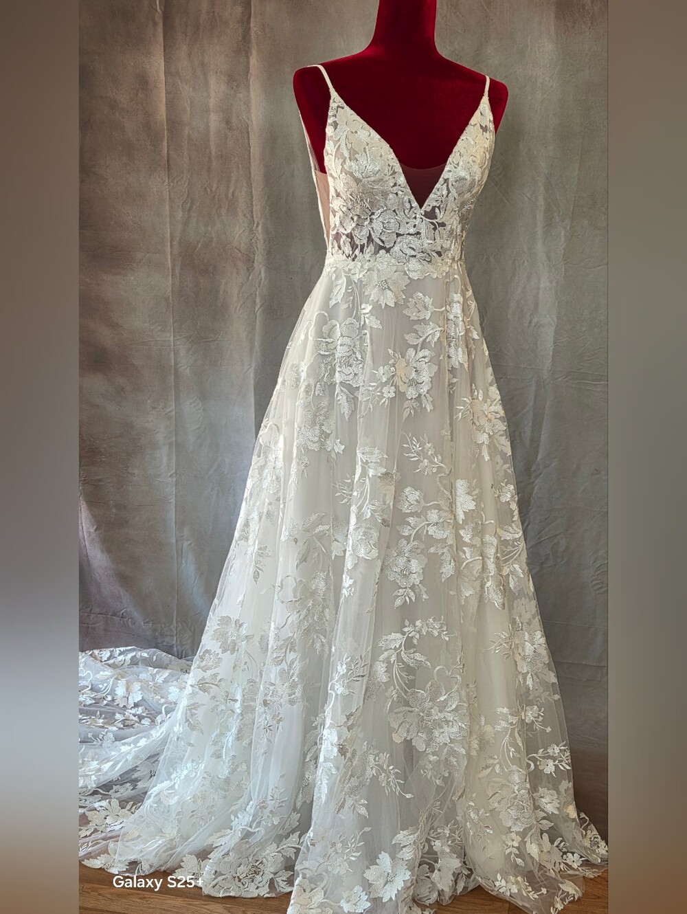Romantic Ivory Lace A-Line Wedding Gown with V-Neck